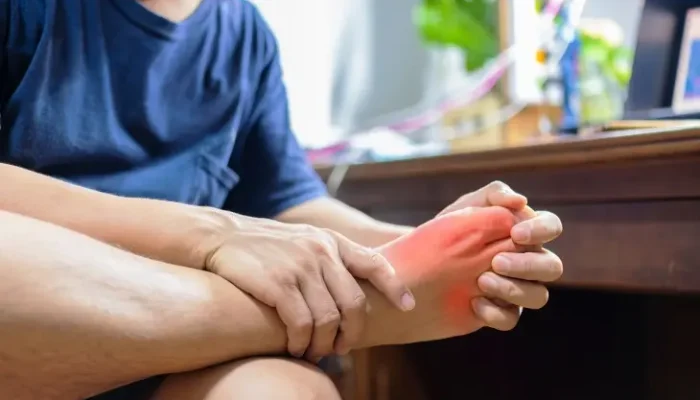 Bahaya Asam Urat Tinggi yang Tidak Diobati: Dari Batu Ginjal Hingga Kerusakan Sendi