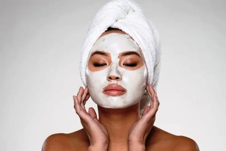 Ini Dia Masker Wajah Terbaik untuk Kulit Berminyak dan Berjerawat