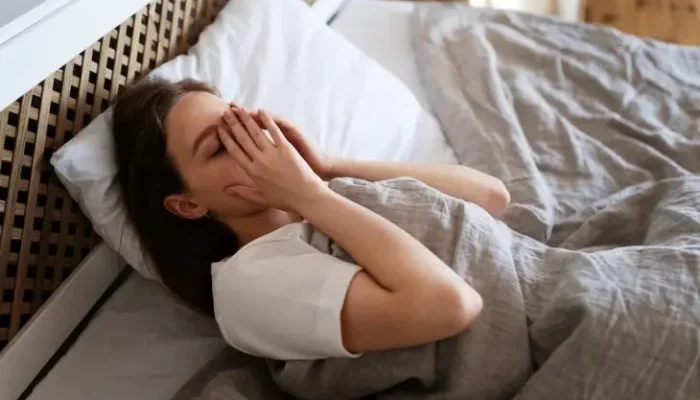 Cara Mematikan ‘Overthinking’ Sebelum Tidur: Teknik 4-7-8 untuk Insomnia