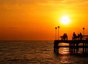 Pantai Akkarena, Spot Sunset Romantis Favorit di Makassar