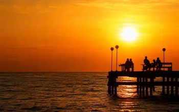Pantai Akkarena, Spot Sunset Romantis Favorit di Makassar